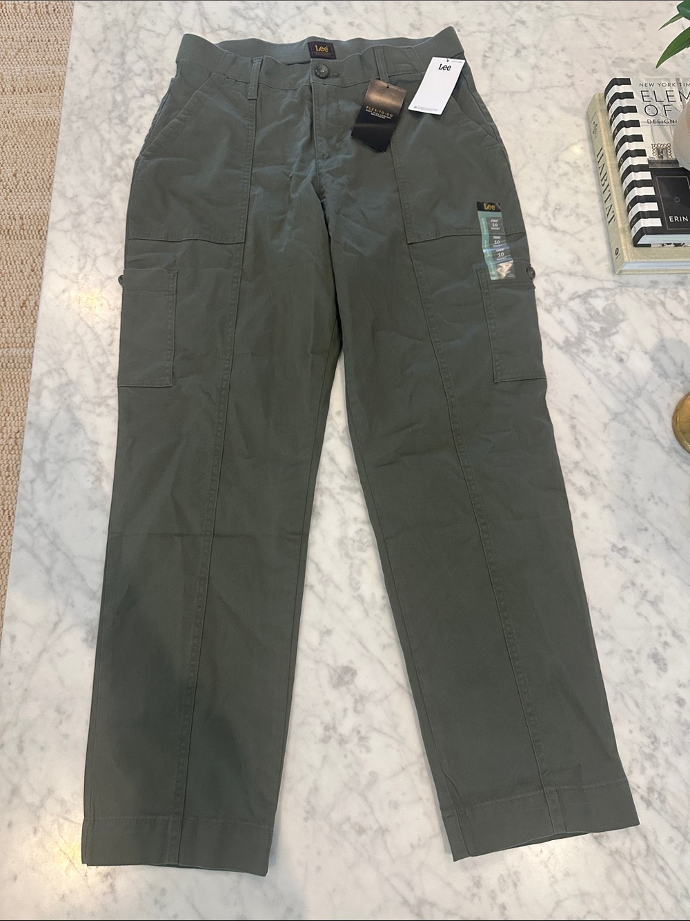 NWT WOMEN'S ULTRA LUX COMFORT WITH FLEX-TO-GO LOOSE UTILITY PANT (PETITE)